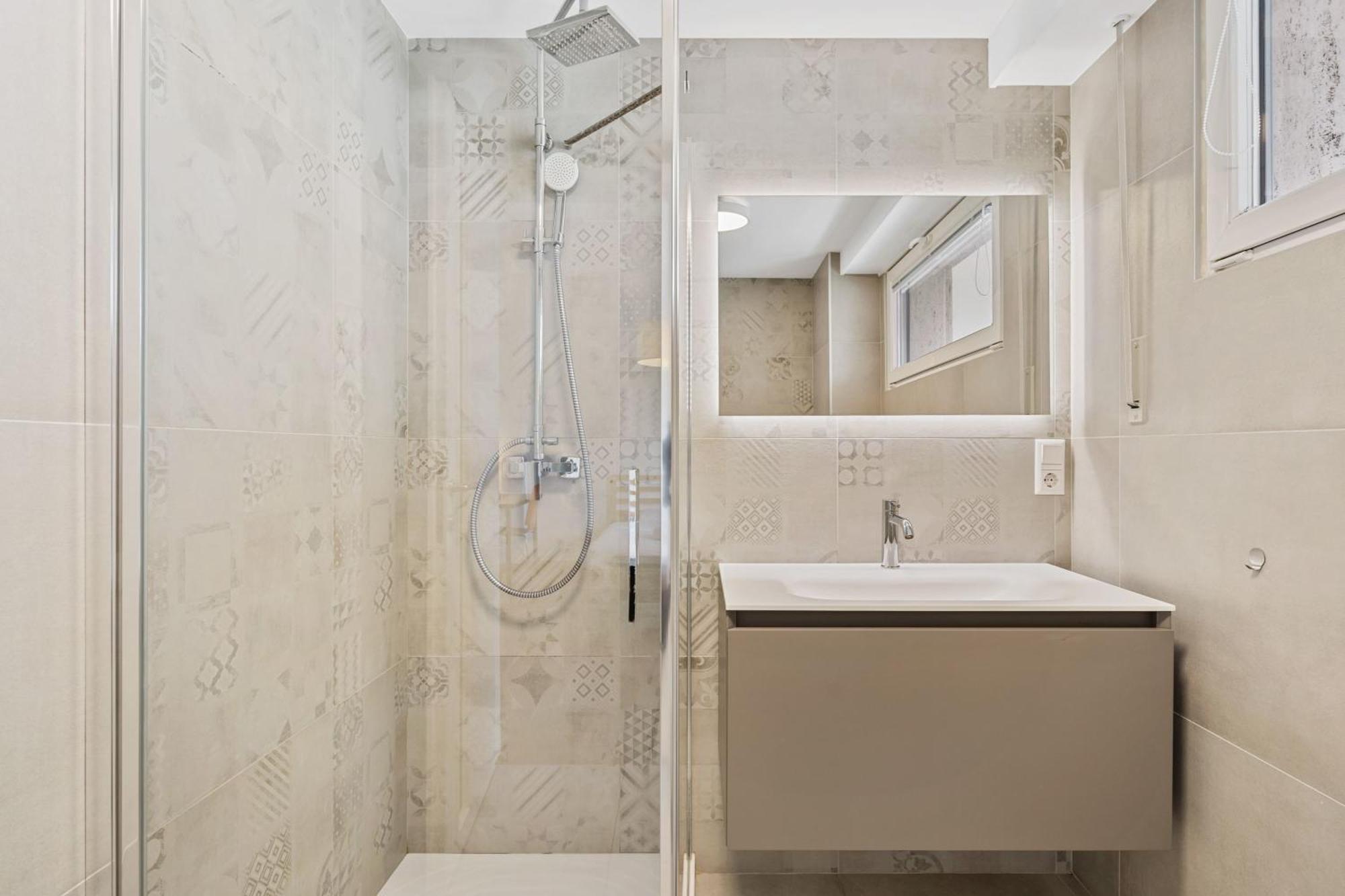 Central Lux 2Br Apt With City Views & Balcony Lüksemburg Dış mekan fotoğraf