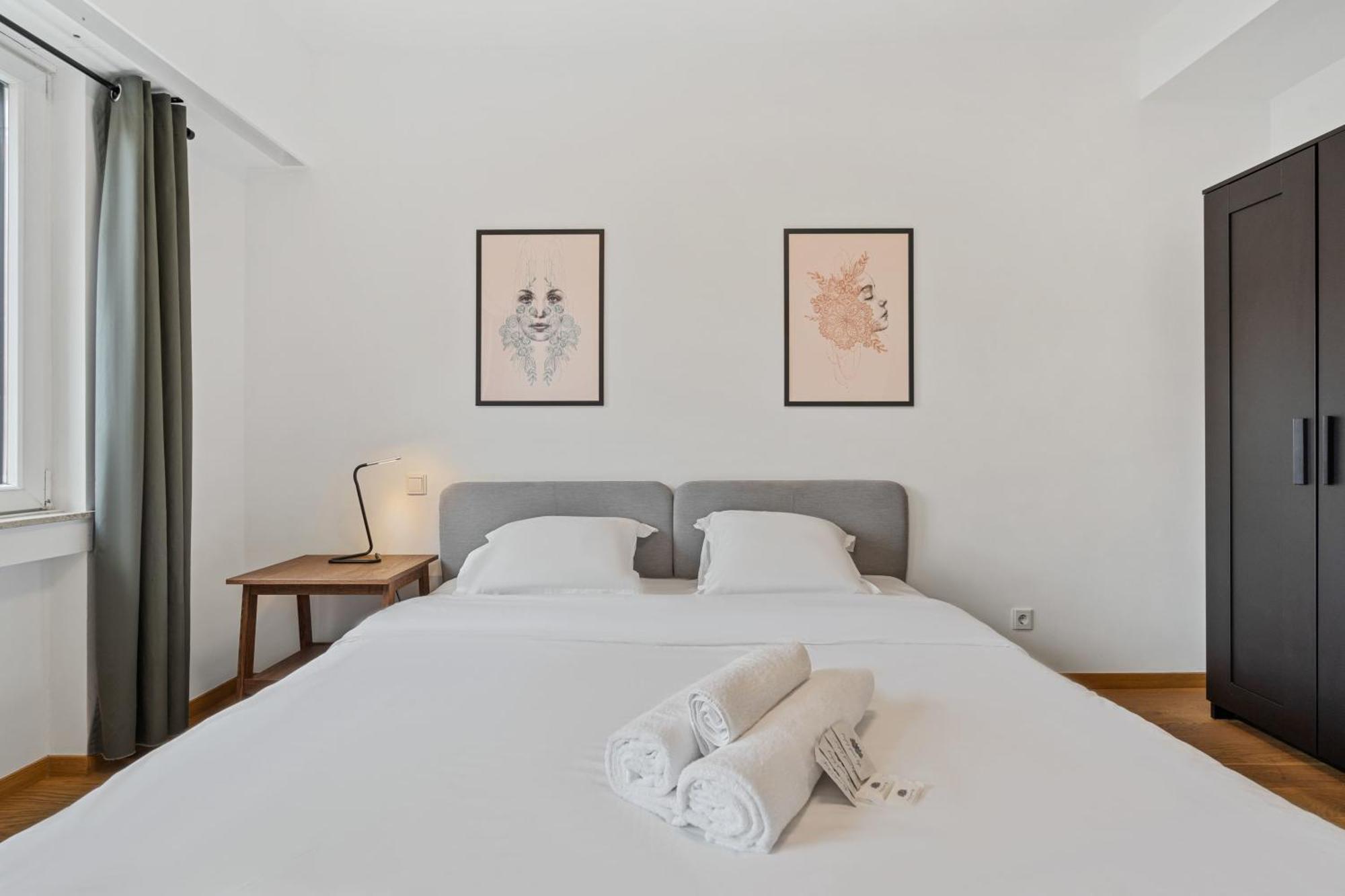 Central Lux 2Br Apt With City Views & Balcony Lüksemburg Dış mekan fotoğraf